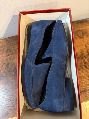 Donald J. Pliner Women's Navy Suede Loafers Size 9